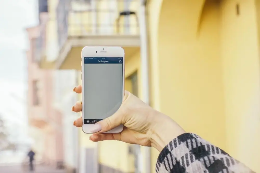 Application mobile affichée sur un smartphone