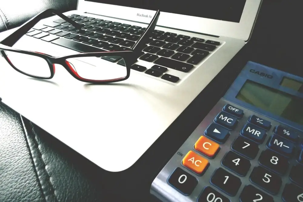 Calcul de budget sur un ordinateur portable