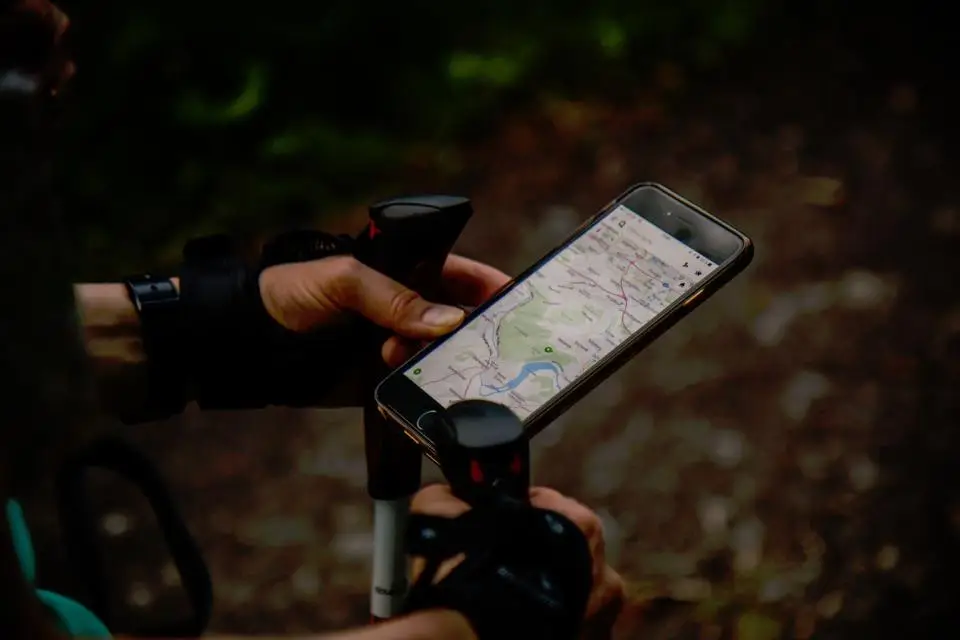 Recherche d'itinéraire sur une carte depuis un smartphone