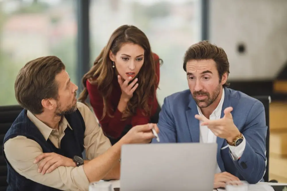 Réunion de travail entre entrepreneurs